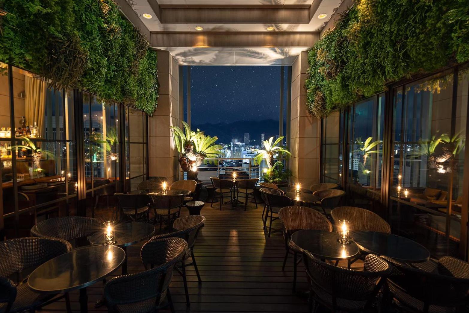 Oriental Hotel Kobe Bagian luar foto The Bar