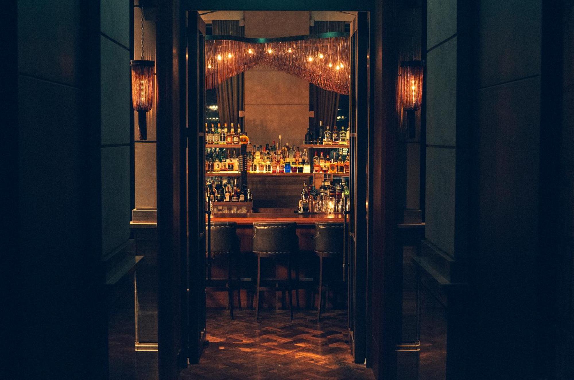 Oriental Hotel Kobe Bagian luar foto The Bar at The Ivy Temple Row