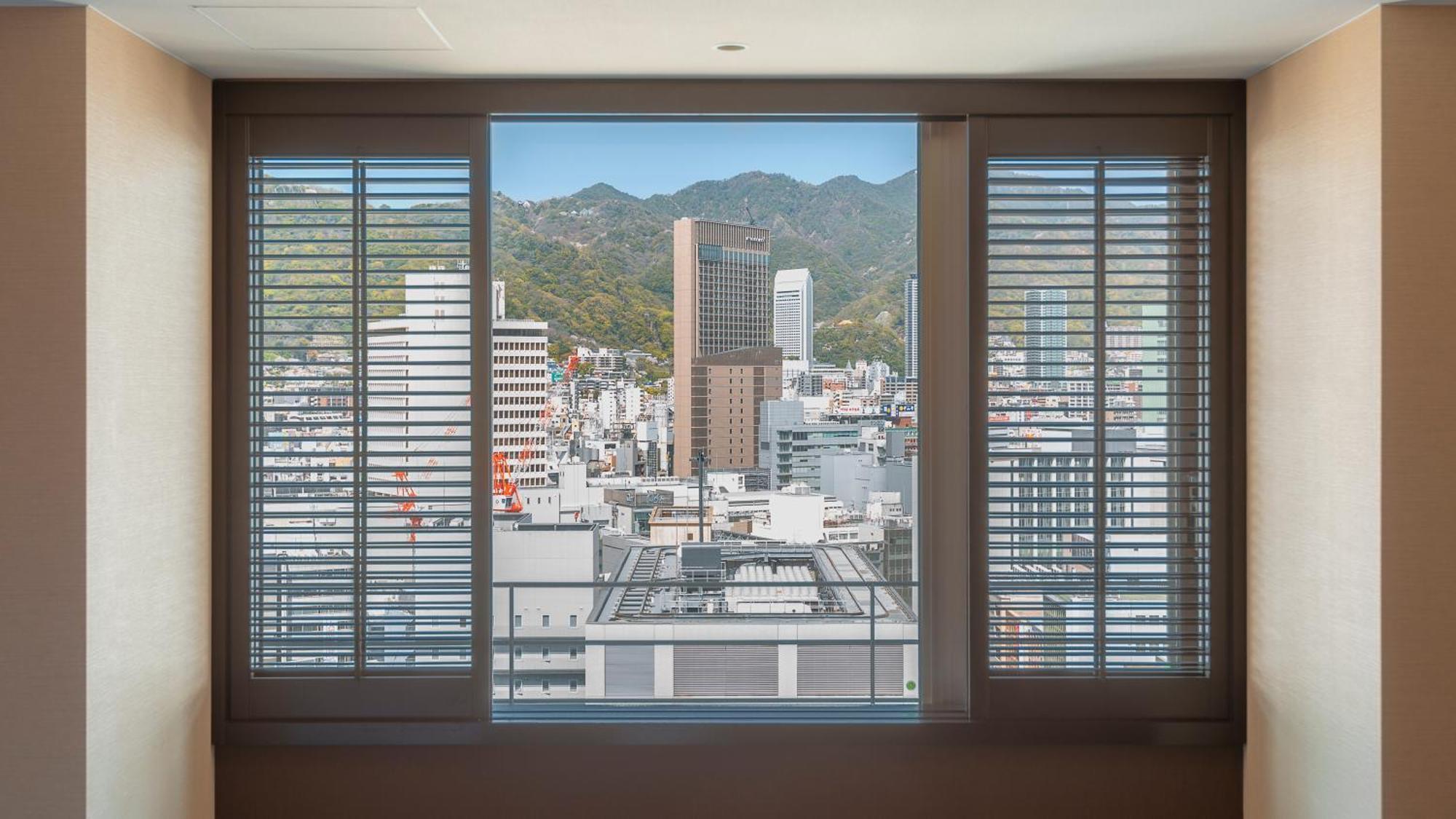 Oriental Hotel Kobe Bagian luar foto A window with louvres