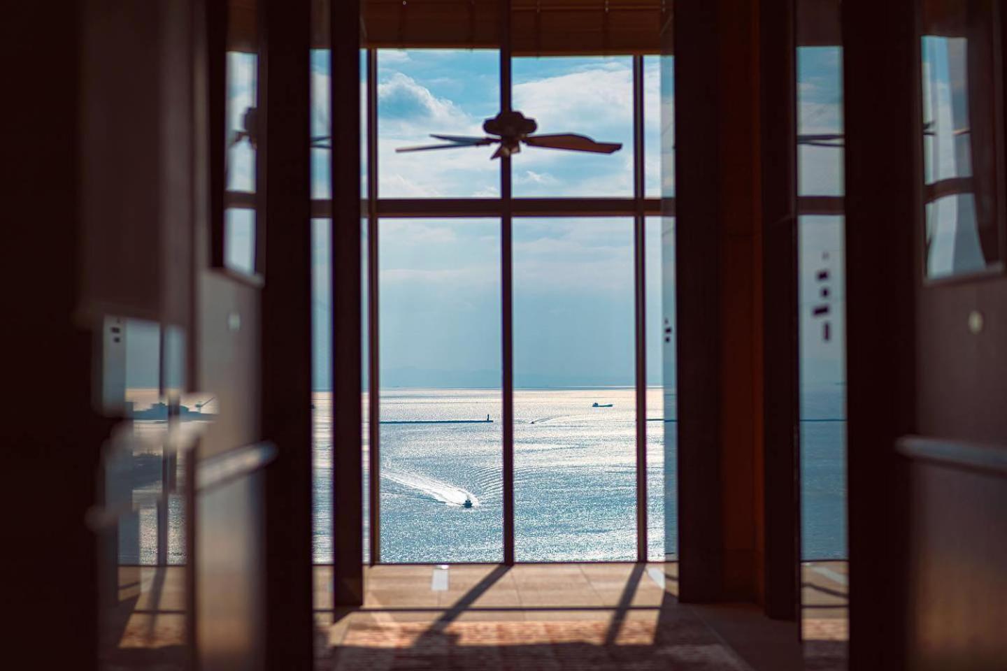 Oriental Hotel Kobe Bagian luar foto The view from the living room