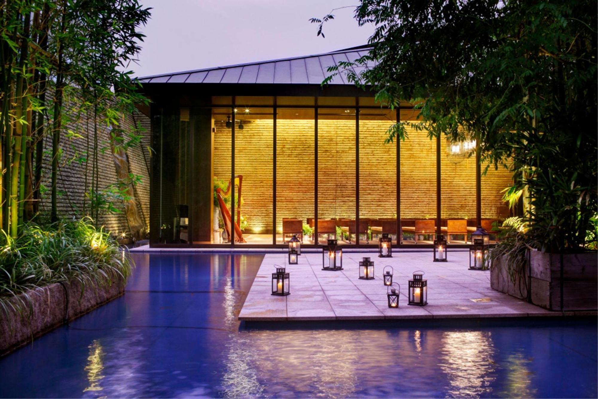 Oriental Hotel Kobe Bagian luar foto The Spa at The Park, Hyderabad